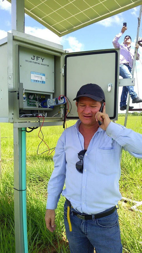 Laatste bedrijfscasus over 2.2KW Solar pompende omvormer in Columbia